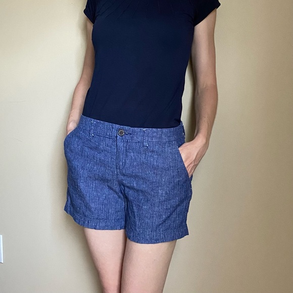 Old Navy blue everyday short size 2 - Picture 2 of 9
